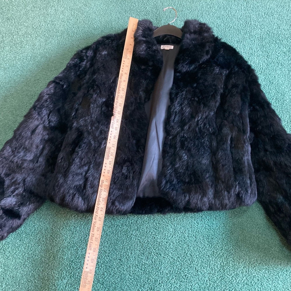 Short black Rabbit Coat - Picture 4 of 6